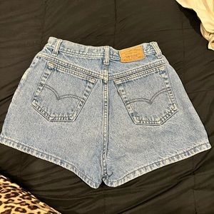 Vintage Levi’s high waisted shorts